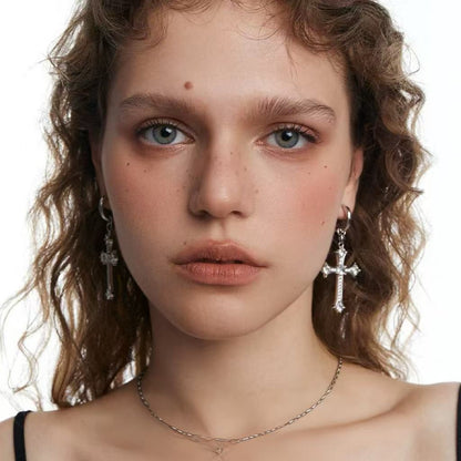 Evigt glødende stålkors