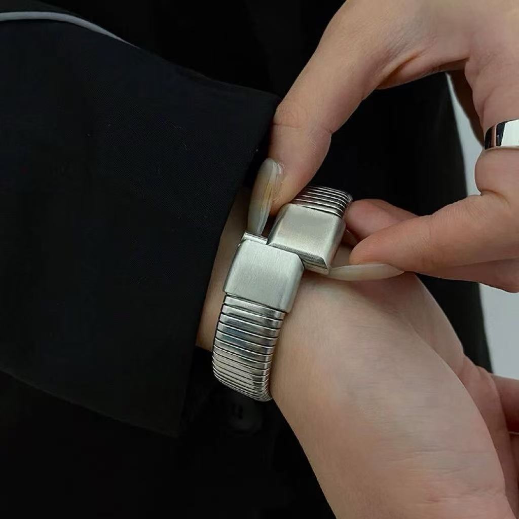 Retro Snakebone Lock