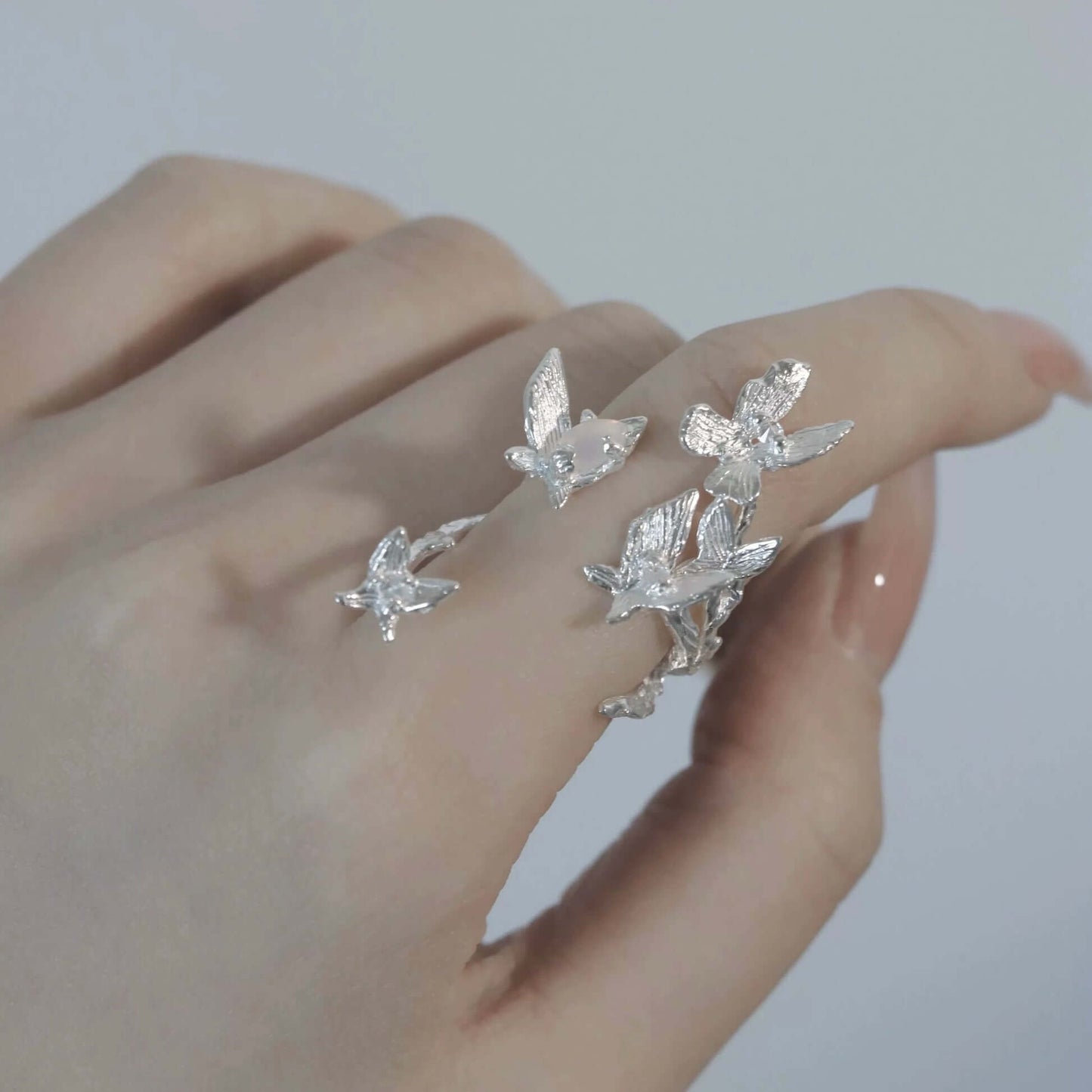 Opal-Schmetterlingsring – Kollektion „Iridescent Branch“