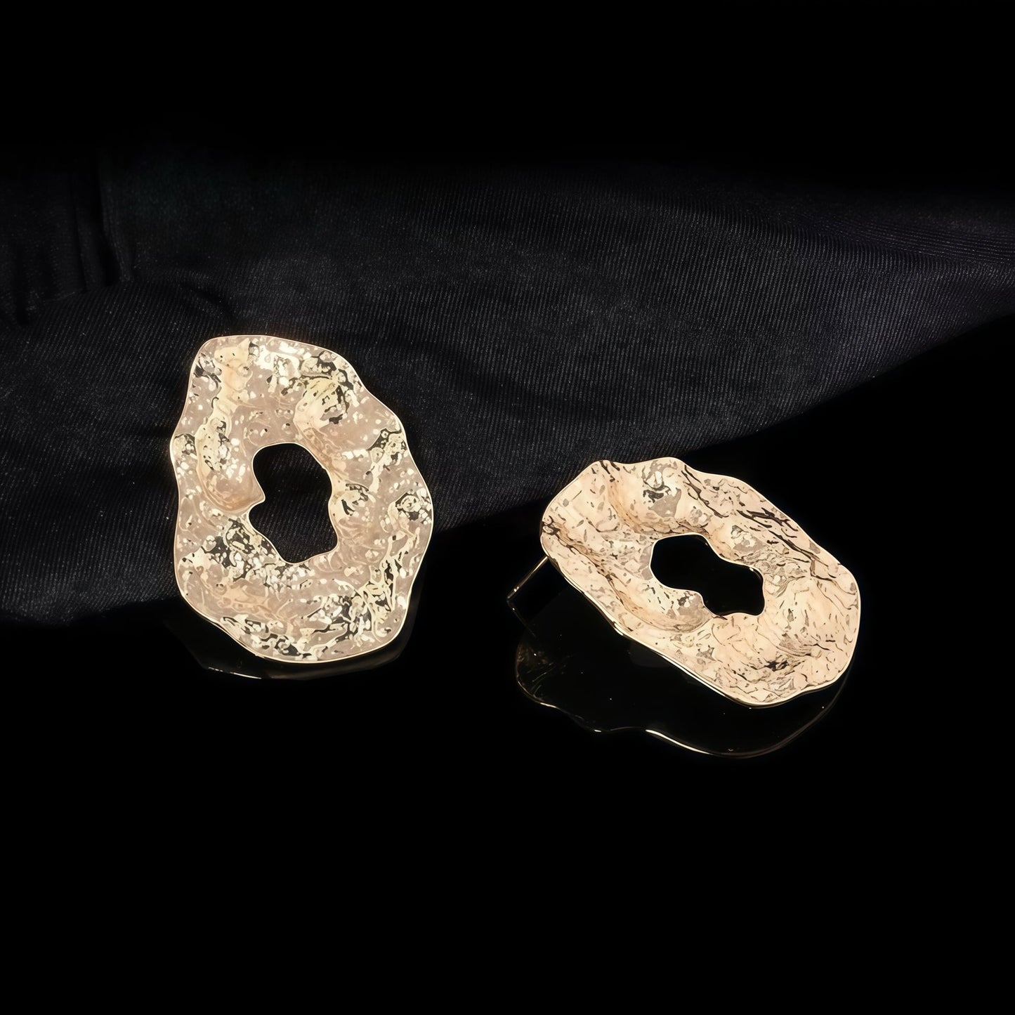 Gelenkige Void-Ohrringe