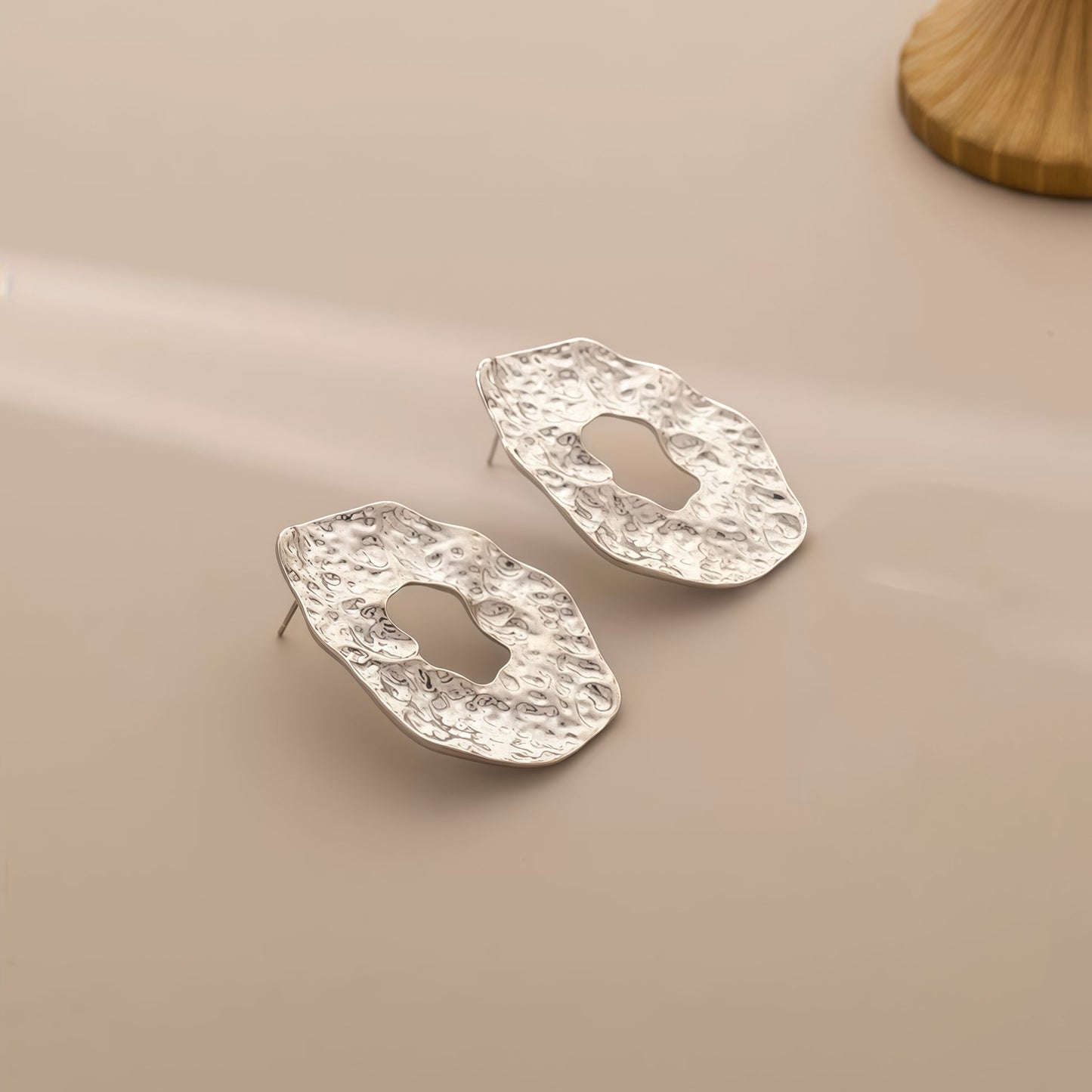 Gelenkige Void-Ohrringe